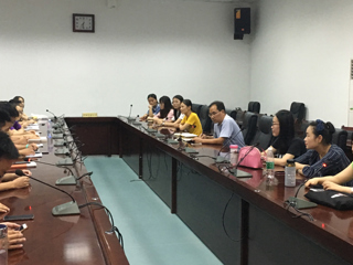 永利官网召开2018级非全日制研究生新生座谈会