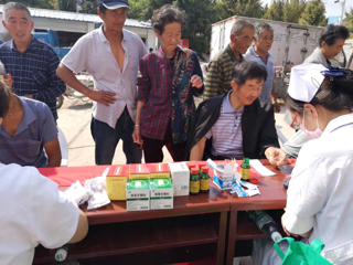 后勤服务与管理处卫生科赴砀山县毛雷庄村开展扶贫义诊党员活动