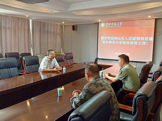 教师节前夕相山区人武部政委杨强国来永利官网慰问
