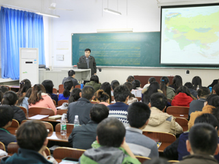 河南师范大学孙景峰教授应邀来永利官网做学术报告