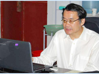 华中师范大学副校长李向农教授应邀到永利官网讲学