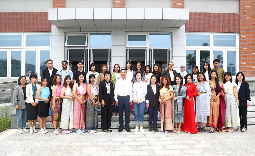 fdaed24edde94eb89e2b555ad19b7fee.jpg fdaed24edde94eb89e2b555ad19b7fee.jpg